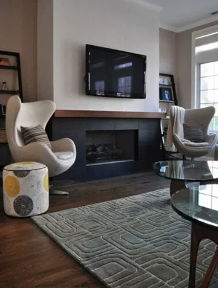 Curved Swivel Lounge Chair
