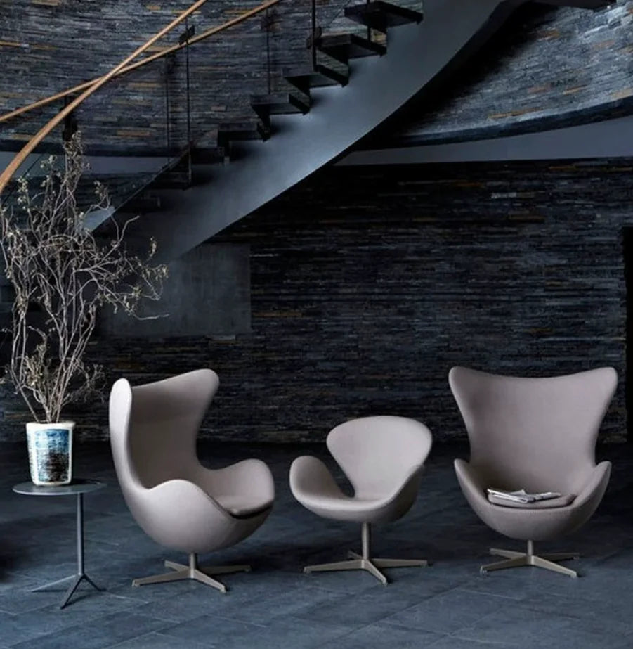 Curved Swivel Lounge Chair